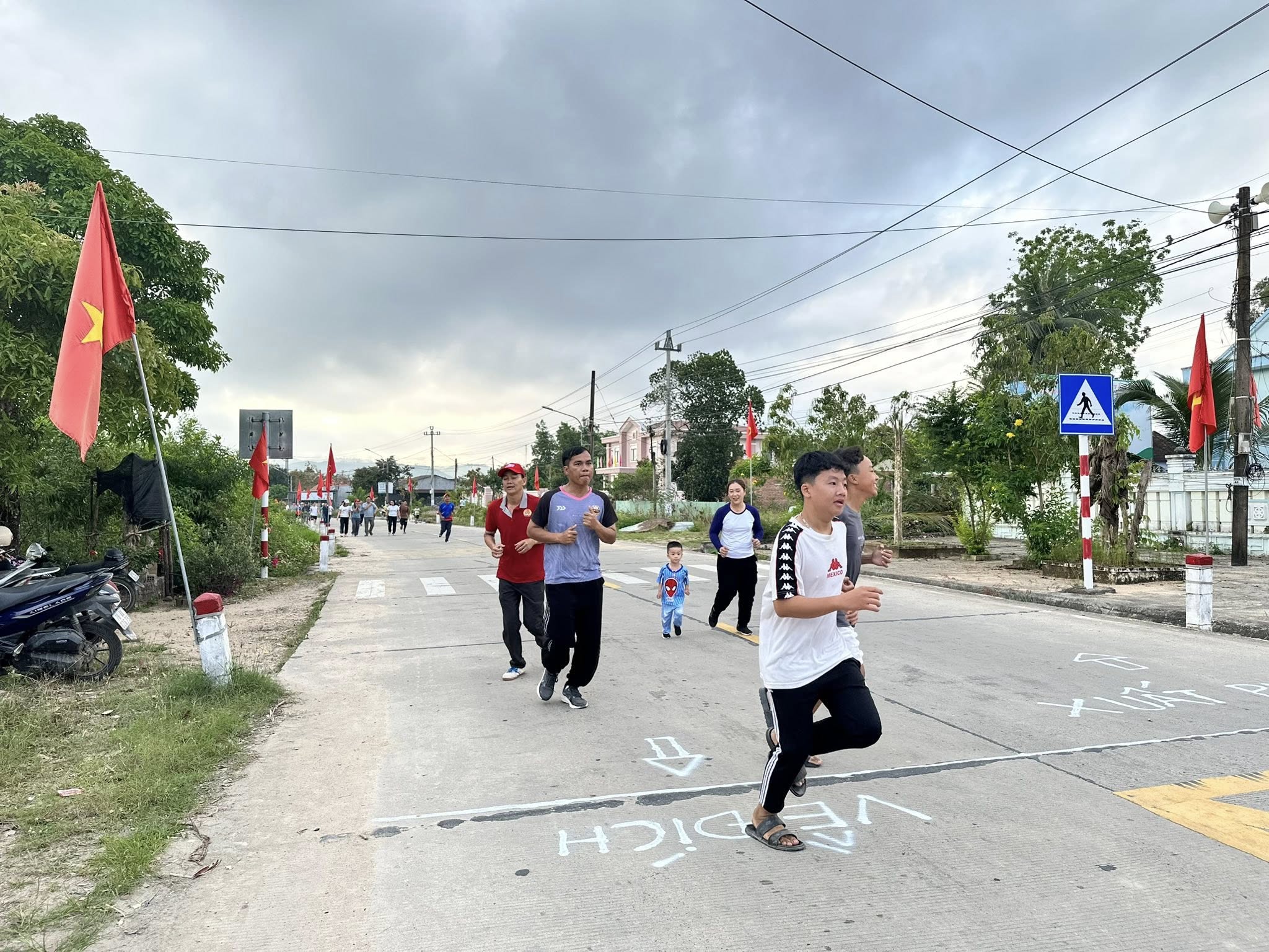Phú Mỡ hưởng ứng Ngày chạy Olympic vì sức khỏe toàn dân năm 2026.